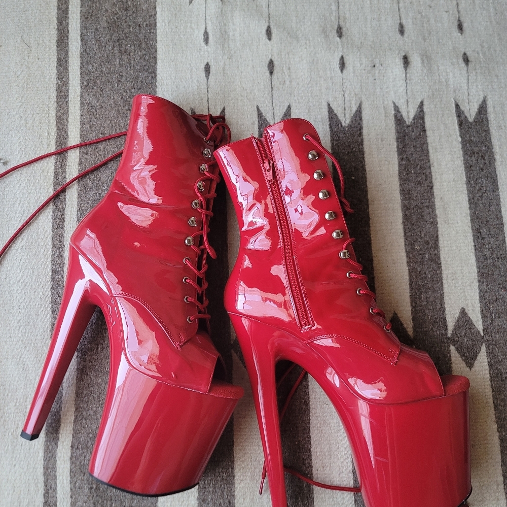 PLEASER RED XTREME -1021 8"